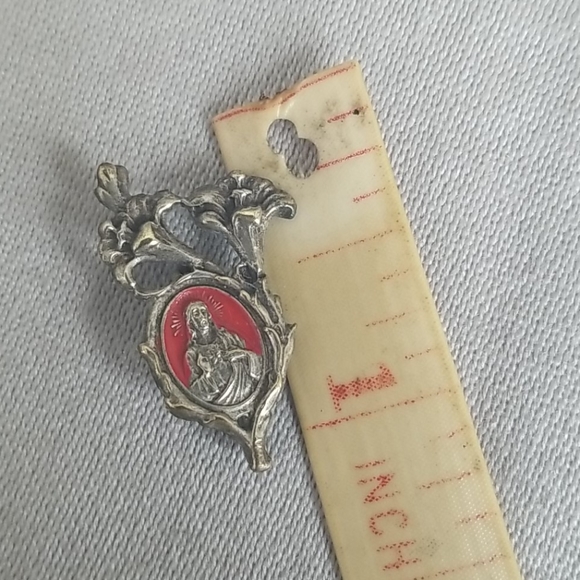 Religious EASTER Lily ENAMEL RED Art Nouveau pin - Picture 2 of 4